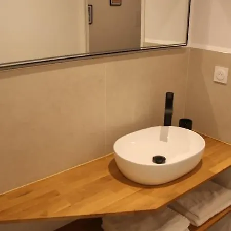 T2 à 2 Pas Du Centre-ville Et Du Marché De Talensac *